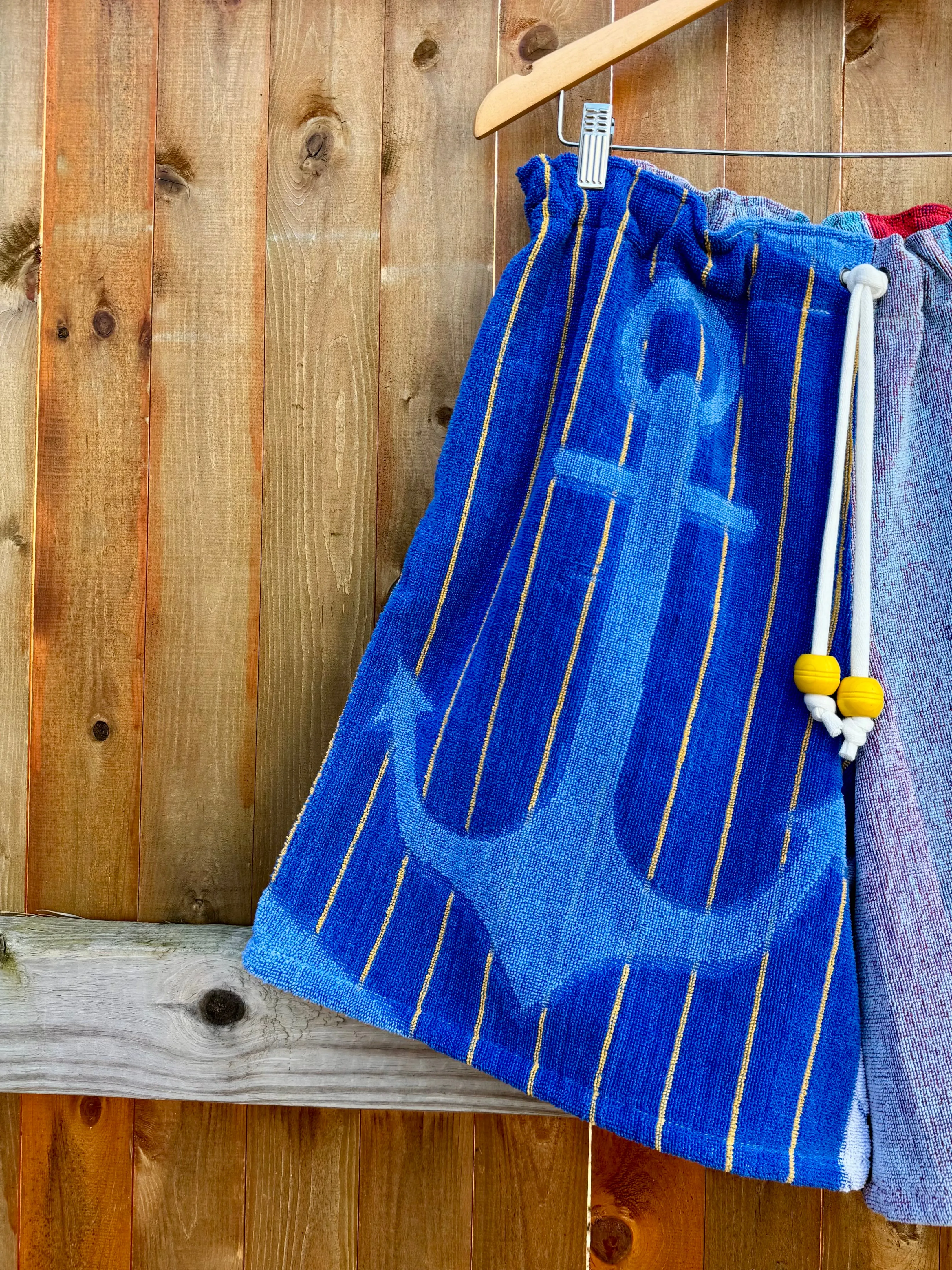 Anchors away board shorts, L/XL 