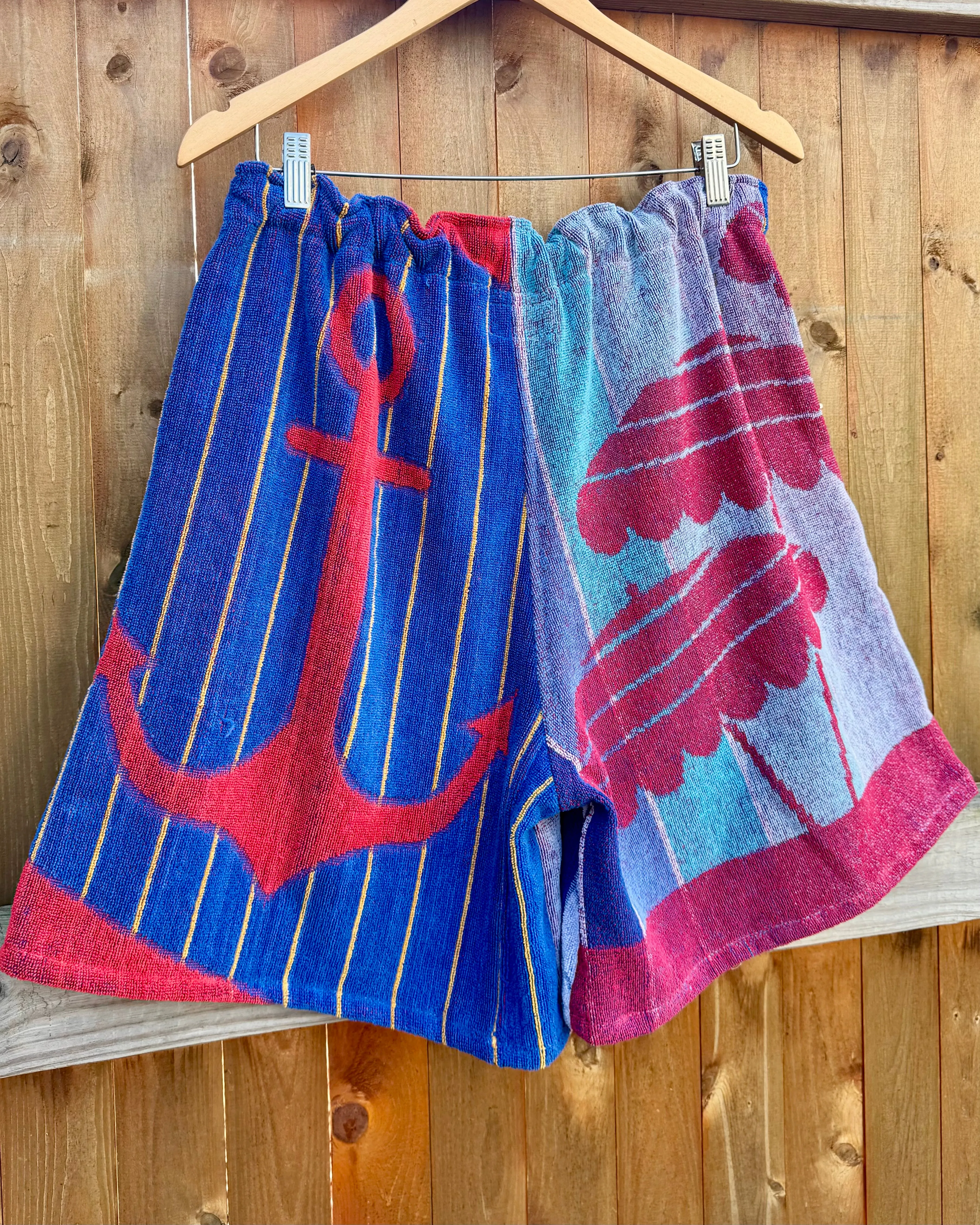 Anchors away board shorts, L/XL 