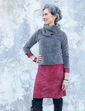 Chunky Cowl Simplicity VELOUR Cropped Shirt